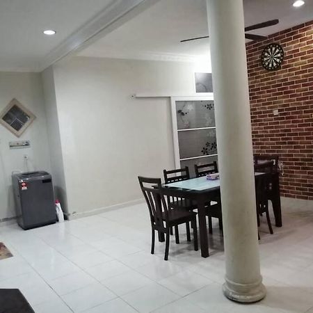 Sri Wang Homestay @ Arau Bagian luar foto
